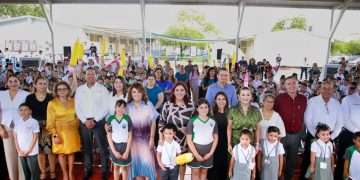 Arranca Durazo de manera exitosa ciclo escolar con entrega de uniformes y libros de texto gratuitos
