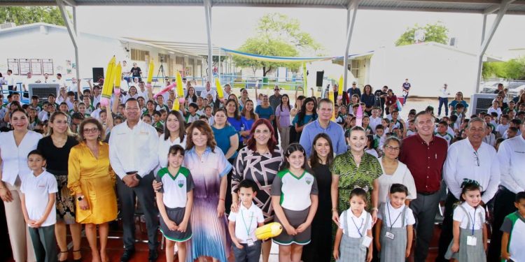 Arranca Durazo de manera exitosa ciclo escolar con entrega de uniformes y libros de texto gratuitos