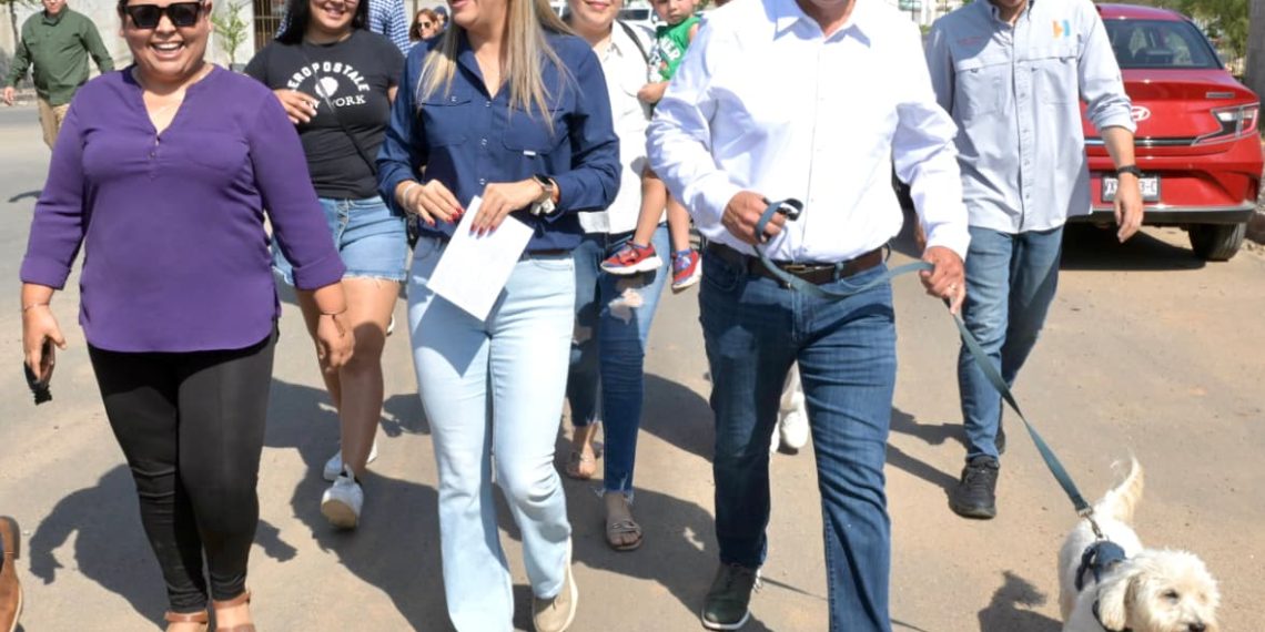 Recorre Toño Astiazarán junto a vecinos avances en rehabilitación de la Agustín Gómez del Campo