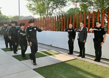 Encabeza Toño Astiazarán ceremonia cívica por inicio del mes patrio