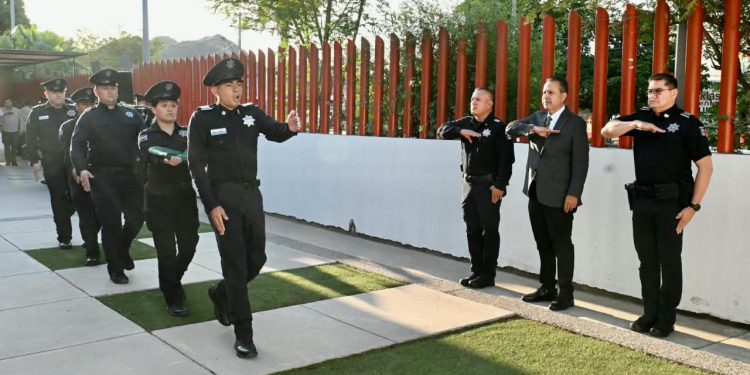 Encabeza Toño Astiazarán ceremonia cívica por inicio del mes patrio