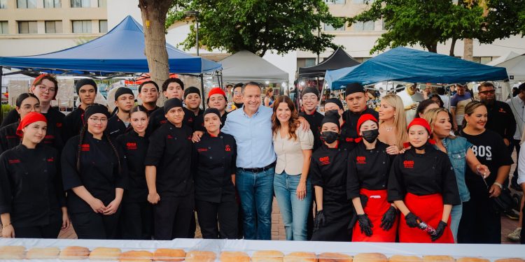Viven Toño Astiazarán y Patty Ruibal éxito de Dogo Fest en un ambiente familiar