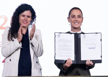 Sheinbaum firma decreto que obliga a plataformas digitales a retirar contenido que promueva la violencia