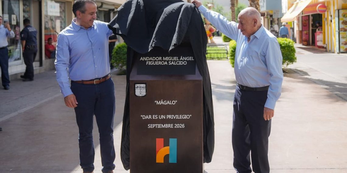 “Dar es un privilegio”: devela Toño Astiazarán placa conmemorativa en honor a Mágalo Figueroa