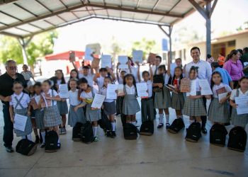 Presenta SEC Sonora el libro “El porqué de todas las cosas. Cada niña y niño tiene una historia que contar”