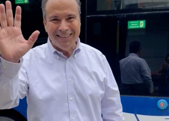 Busca Toño Astiazarán en China opciones de transporte eléctrico gratuito para estudiantes de educación superior
