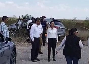 Equipo de Claudia Sheinbaum sufre accidente en carretera de Coahuila.