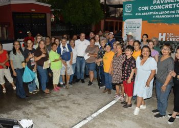 Entrega Toño Astiazarán pavimentación de la avenida Sebastián Lerdo de Tejada