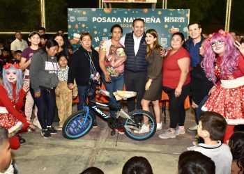 Anuncia Toño Astiazarán rehabilitación de parque en la Café Combate
