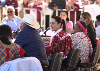 Claudia Sheinbaum reconoce y restituye tierras a comunidades rarámuris de la sierra Tarahumara en Chihuahua