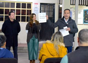 Constatan Toño Astiazarán y Patty Ruibal beneficios de energía solar en Fundación Presbítero Luis López Romo