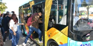 Destacan jóvenes universitarios sustentabilidad de transporte eléctrico H Bus