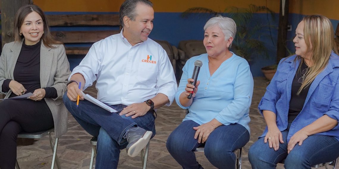Da Toño Astiazarán atención directa a vecinos del Sahuaro durante el “Miércoles en tu Colonia”