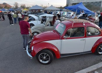 Realizan exhibición de Volkswagen en Car Show de Víactiva