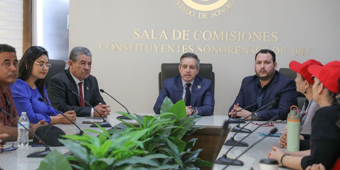 Aprueban iniciativa para profesionalizar la administración municipal
