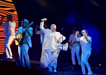 Se rinden 40 mil asistentes ante Miguel Bosé en Foro Rosales de Fiestas del Pitic