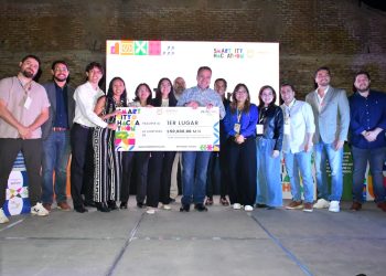 Premia Toño Astiazarán proyecto ganador de energía renovable en Smart City Hackathon 2025