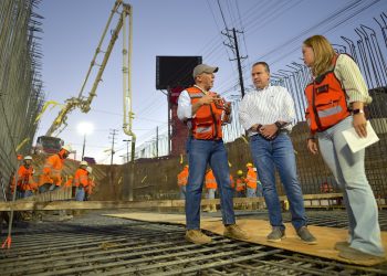 Van muy bien los avances en obra de paso a desnivel: Toño Astiazarán