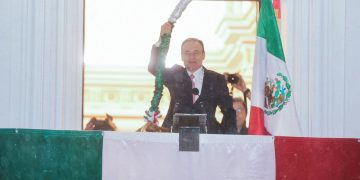Gobernador Durazo encabeza ceremonia de 215 Aniversario del Grito de Independencia