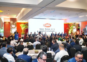 Reconocen empresarios liderazgo de Gobernador Durazo en obras estratégicas durante reunión nacional del sector