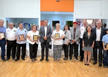 Reconoce Toño Astiazarán a 17 leyendas del deporte en el Salón de la Fama del Deportista Hermosillense