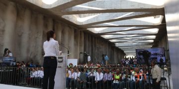 Presidenta Claudia Sheinbaum entrega 510 escrituras y constancias de reducción en Tepic, nayarit: “se está haciendo por justicia”