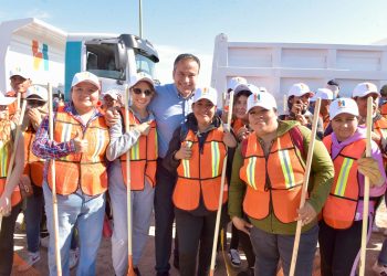 Brinda Toño Astiazarán empleo temporal a 100 hermosillenses para operativos de limpieza en la ciudad