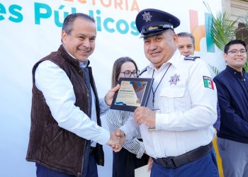 Reconoce Toño Astiazarán trayectoria de servidoras y servidores públicos municipales