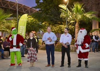 Celebra Toño Astiazarán a familias hermosillenses en renovado Jardín Juárez