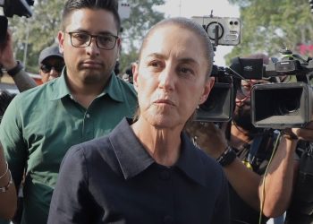Sheinbaum visita hospitales de Oaxaca tras descarrilamiento del Tren Interoceánico y anuncia primer apoyo de $30 mil a afectados