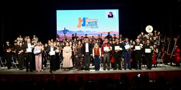 Reconocen Toño Astiazarán y Patty Ruibal talento juvenil en primer encuentro estatal de orquestas “Sonora Suena Unida”