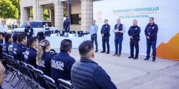 Refuerza Toño Astiazarán a policías municipales con más equipamiento para seguir blindando a Hermosillo