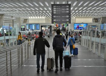 Agentes de ICE inician despliegue ante crisis de la TSA por falta de pagos