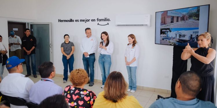 Entregan Patty Ruibal y Toño Astiazarán remodelación de unidades de apoyo a las familias en Miguel Alemán